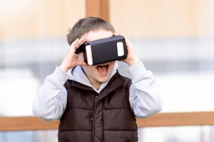 Czy okulary VR są bezpieczne dla dzieci? Od jakiego wieku można ich używać?
