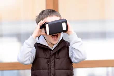 Czy okulary VR są bezpieczne dla dzieci? Od jakiego wieku można ich używać?